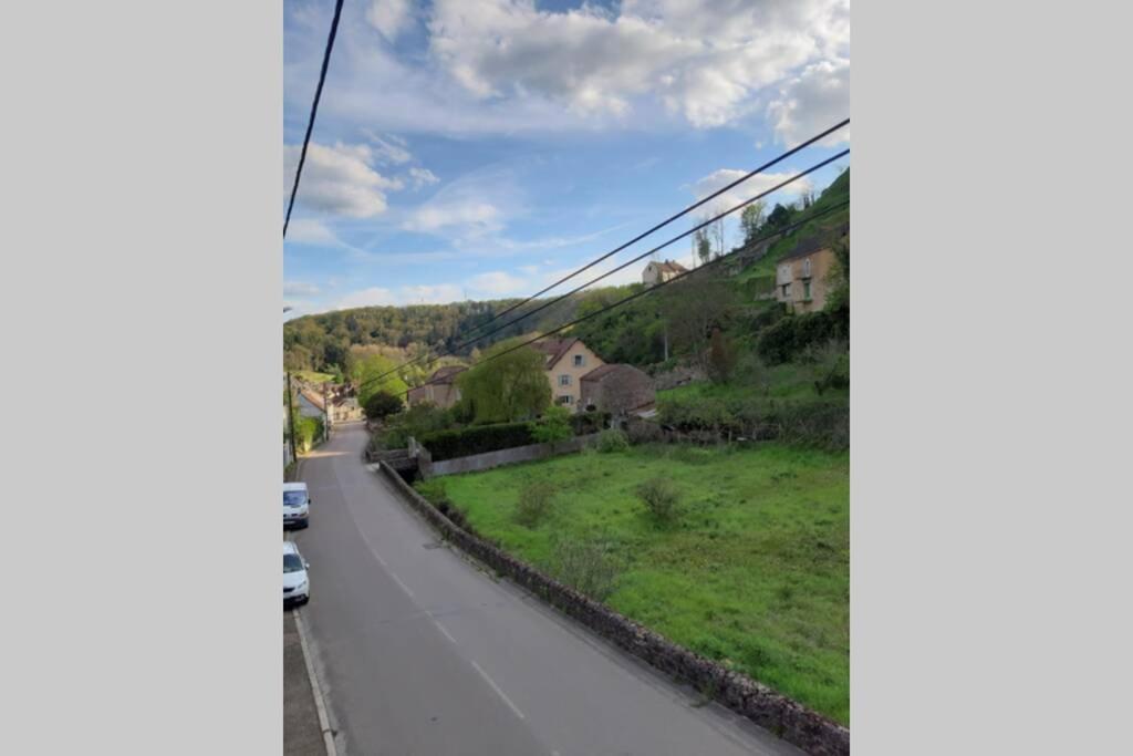 La Petite Maison Dans La Vallee Avallon Exteriör bild